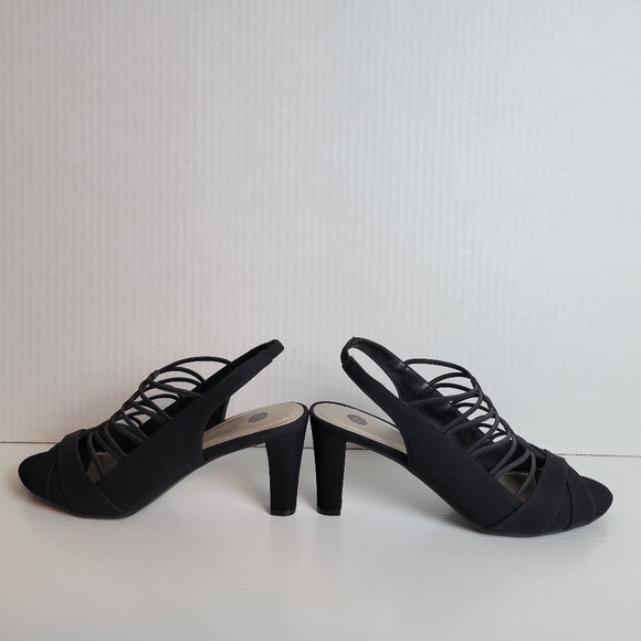 Yera Black Strappy Open-Toe Heals in Size 9M with 3 in heel - Picture 4 of 8